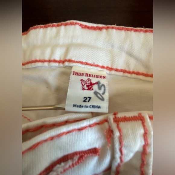 True Religion Jeans - Women’s Skinny Jeans. White with Red Stitching. Size 27 - Picture 7 of 9